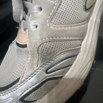 Kısa Sürede Deforme Olan Spor Ayakkabı Hayal Kırıklığı Yarattı