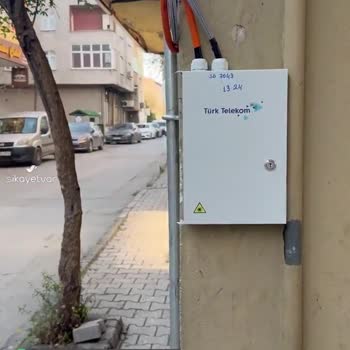Türk Telekom İnternet Kutularını Dükkanın Duvarına Takmışlar