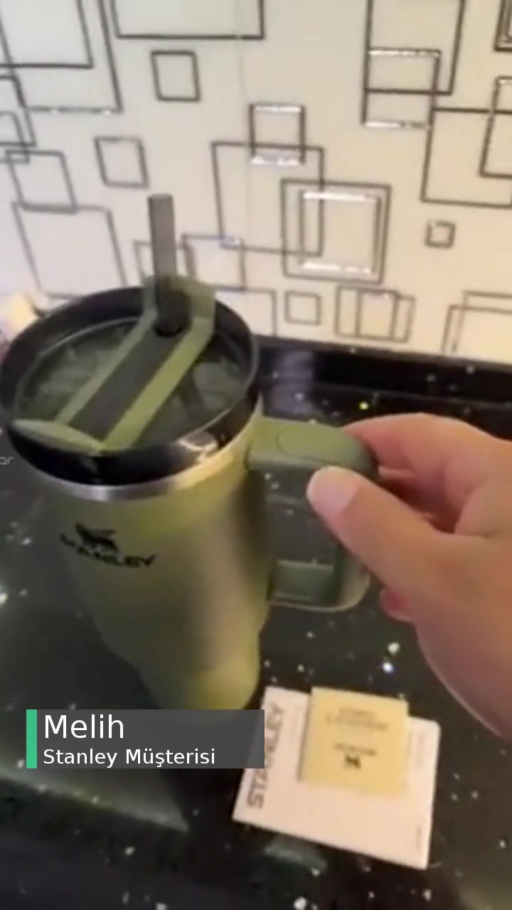 Stanley Pipetli Termosun Sapı Kırıldı! videonun kapak resmi