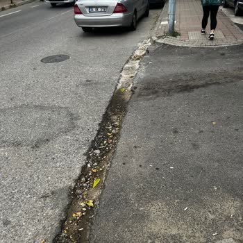 Superonline Kazı Çalışmasının Uzun Süre Kapatılmaması Güvenlik Riski Oluşturuyor