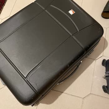 Ajet Uçuşunda Hasar Gören Valiz İçin Mağduriyetimin Giderilmesini Talep Ediyorum