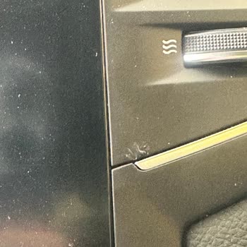 Sıfır Renault Megane'da Konsol Kusuru Ve Garanti Reddi