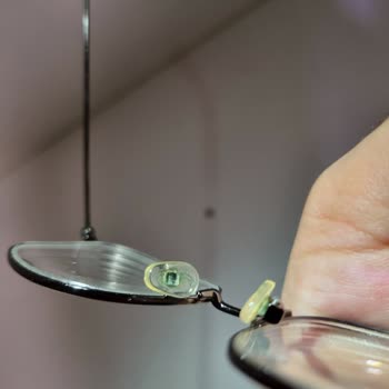 Gözlükte Kısa Sürede Oluşan Sararma Ve Hijyen Sorunu