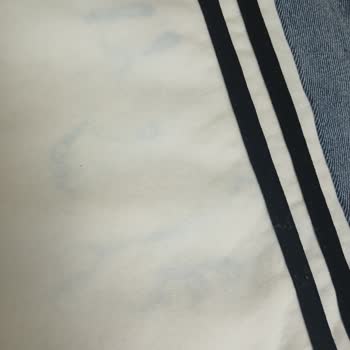 Yıkama Talimatına Uymama Rağmen Eşofman Takımının Boyası Aktı, Firma İlgisiz Kaldı