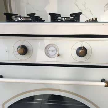 Fırın Kapağı Kapanmıyor, Servisler Çelişkili Bilgi Veriyor