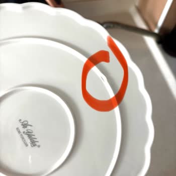 Kırık Tabaklarım 5 Aydır Değiştirilmiyor, Sürekli Oyalıyorlar