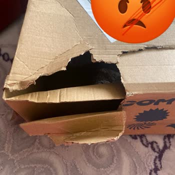 Kargodan Yıpranmış Ve Açılmış Paket Teslimatı Güvenimi Sarstı