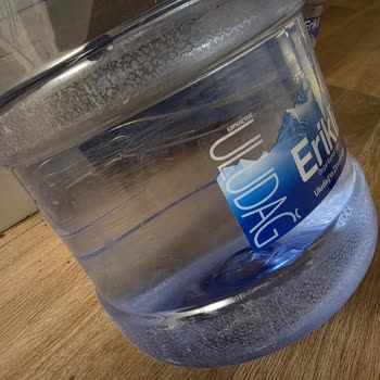 Erikli Su Damacanalarında Hijyen Ve Temizlik Sorunu