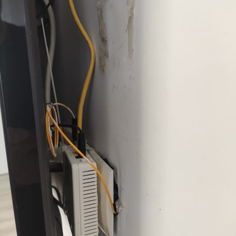 Tehlikeli Ve Düzensiz Fiber Kurulumu Sonrası Güvenlik Endişesi