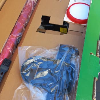 Siparişimde Seçtiğim Siyah Süpürge Yerine Kırmızı Ürün Gönderildi Değişim Talebim Var