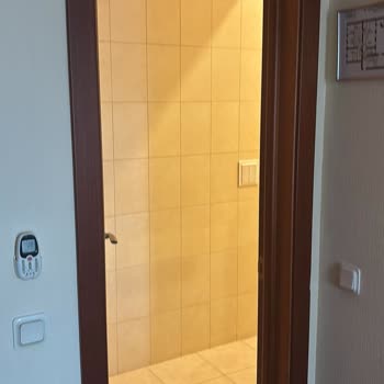 Грязная комната и неприятный запах в отеле Sonata, бронирование через Zenhotel