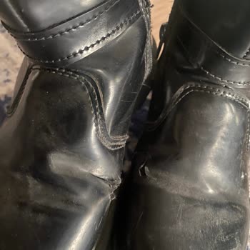 Kısa Sürede Yırtılan Çocuk Botu Ve Ulaşılmaz Müşteri Hizmetleri