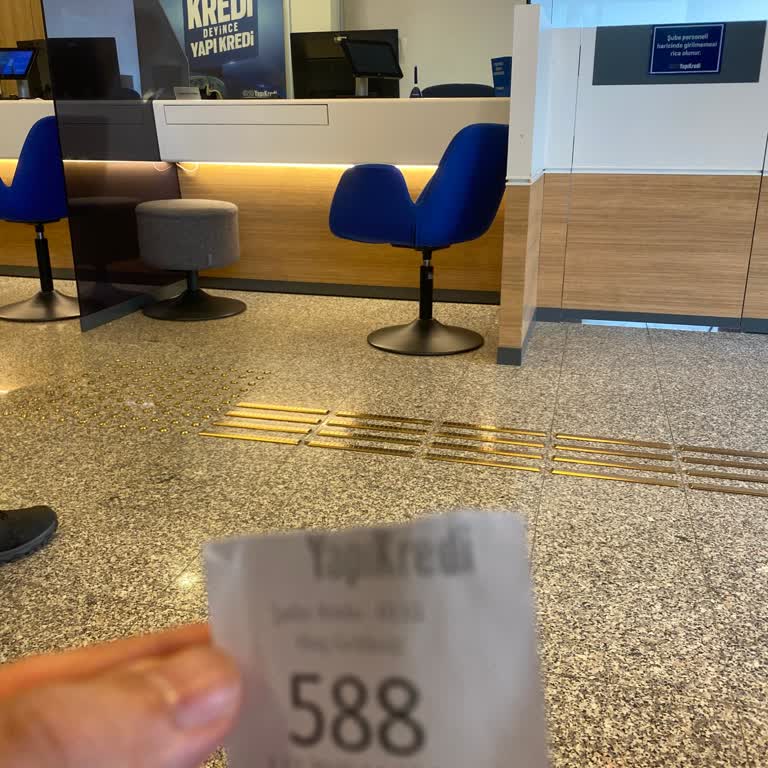 Yapı Kredi Şubesinde Sıra Sistemi Mağduriyeti: Neden Herkes Önüme Geçti?