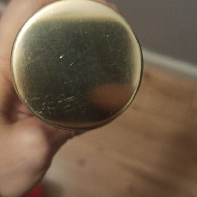 Essay (By Esra Ezmeci) Beklentilerimin Çok Altında Gelen Ürünler Ve Yetersiz Müşteri Desteği