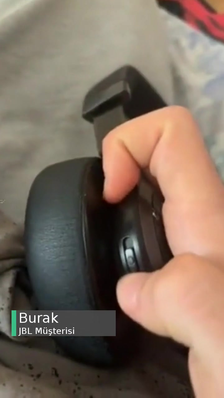 JBL Live 660 NC Modeli Açıldığı Gibi Geri Kapanıyor! videonun kapak resmi