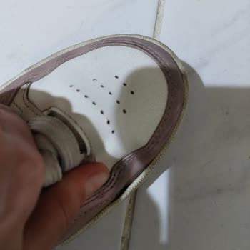 Kısa Sürede Açılan Ayakkabı Ve Garanti Mağduriyeti