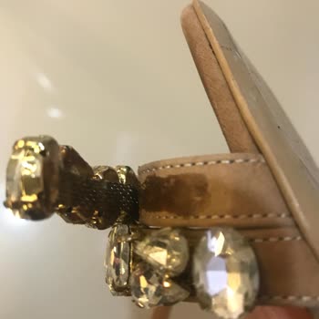 Tamer Tanca Az Kullanılan Ayakkabının Taşları Döküldü, Firma Destek Vermiyor