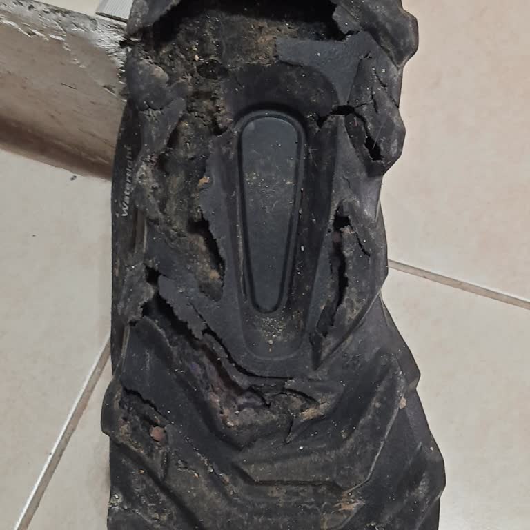 Ayakkabının Tabanı Kısa Sürede Parçalandı, Güvenim Sarsıldı