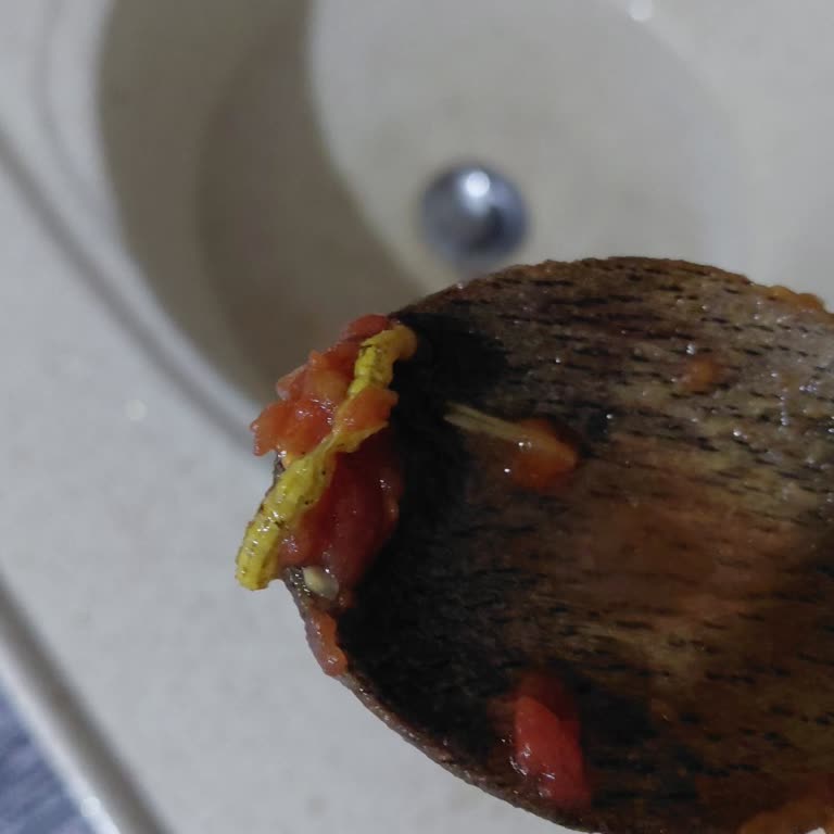 Peynirci Baba Konserve Üründe Kurt Çıkması Ve Hijyen Endişesi