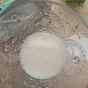 Getirden Aldığım Sütler Bozuk Çıktı İade Süresi Dolduğu İçin Mağdur Oldum