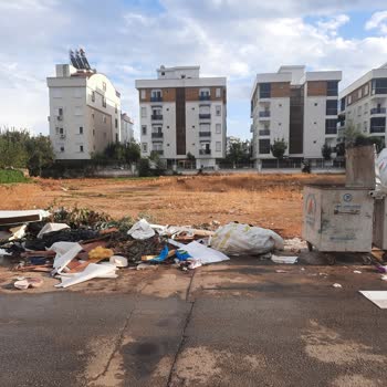 Çöp Toplayıcıları Nedeniyle Mahallede Sürekli Kirlilik Ve Koku Sorunu
