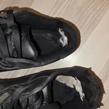 Kısa Sürede Yırtılan Ayakkabıya Garanti Mağduriyeti Yaşadım