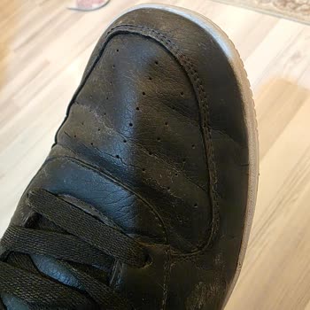 Kısa Sürede Yırtılan Ayakkabıya Garanti Mağduriyeti Yaşadım