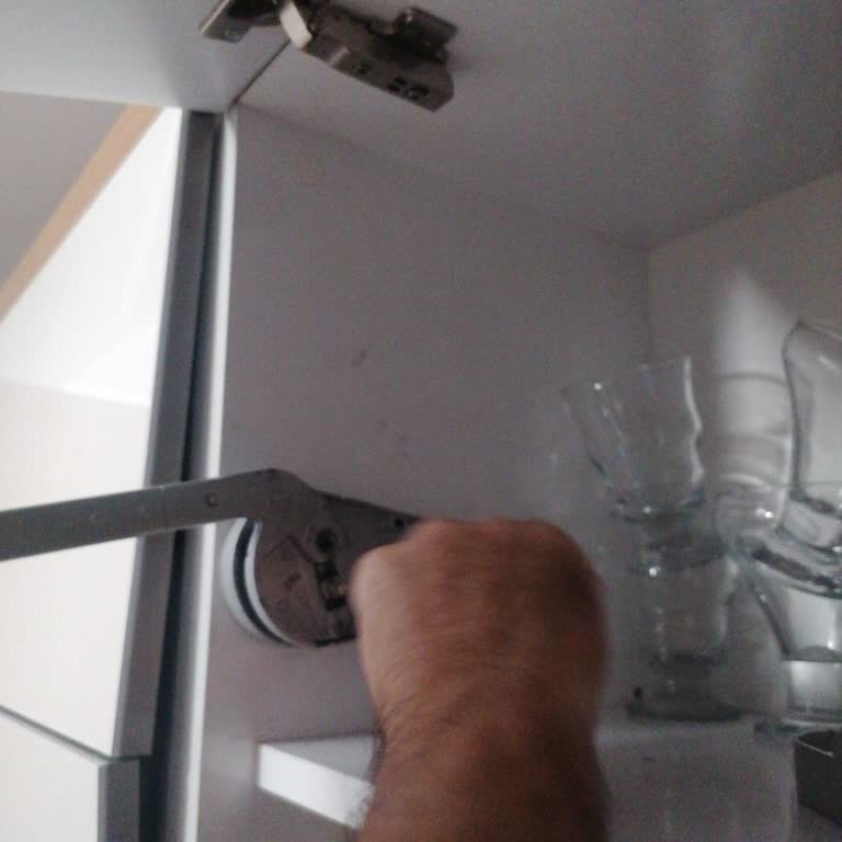 Mutfak dolapları için D****** piston arızaları ve çözüm talebi