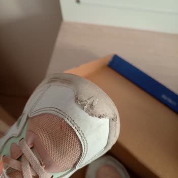 Kısa Sürede Deforme Olan Çocuk Ayakkabısı Ve Yetersiz Garanti Hizmeti