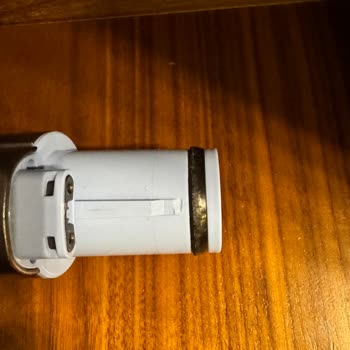 Philips Dikey Süpürgede Kırılan Kilitleme Aparatı Nedeniyle Kullanım Sorunu Ve Garanti Talebi