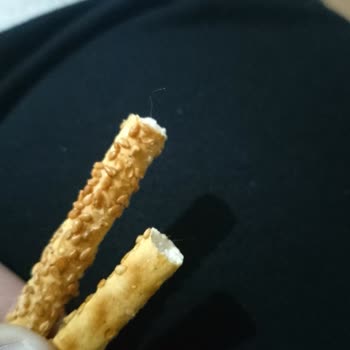 Eti Çubuk Krakerde Hijyen Sorunu: Üründen Kıl Çıktı