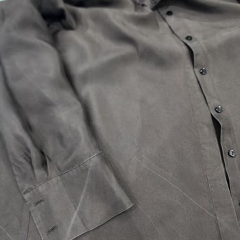 10.000 TL'lik İpek Gömlek İkinci Yıkamada Kullanılamaz Hale Geldi, Mağaza Sorumluluk Almadı