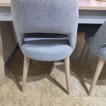 Aylarca Teslim Edilmeyen Sandalyeler Ve Süreçteki Sorumsuzluk