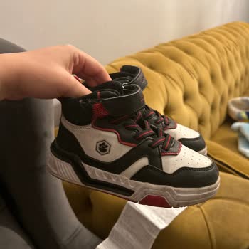 Lumberjack Yeni Alınan Çocuk Kışlık Ayakkabısının Kısa Sürede Su Alması Ve Değişim Talebi