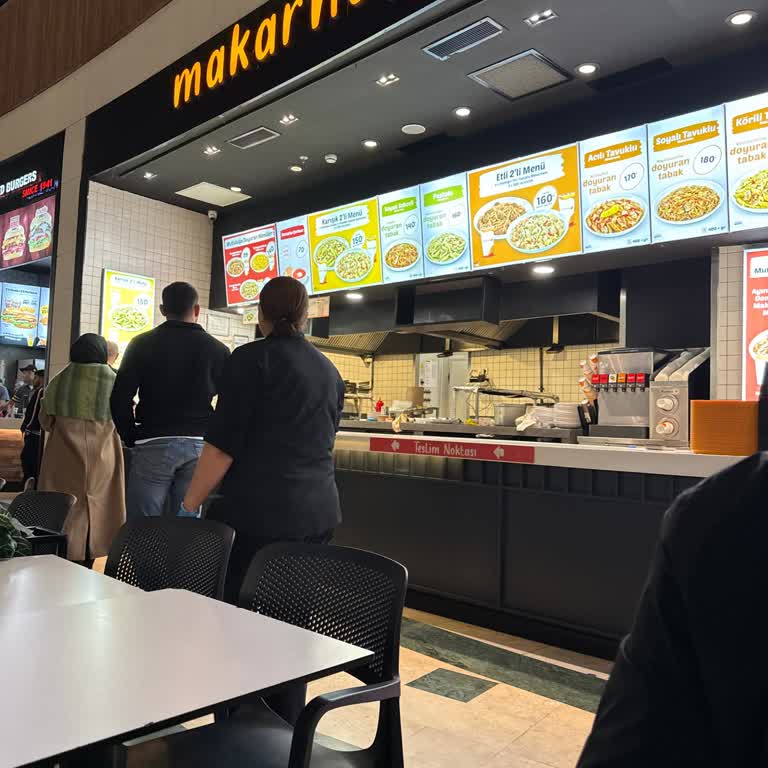 Makarnam Mall Of İstanbul Şubesinde Uzun Servis Süresi Ve Personel İlgisizliği