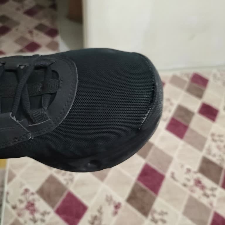 Columbia Ayakkabıda 2 Ayda Oluşan Yırtık Ve Müşteri Hatası Geri Bildirimi