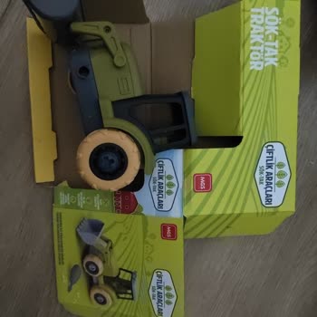 Aldığım Oyuncak Traktör İlk Günde Kırıldı, Oğlumun Hayali Yıkıldı