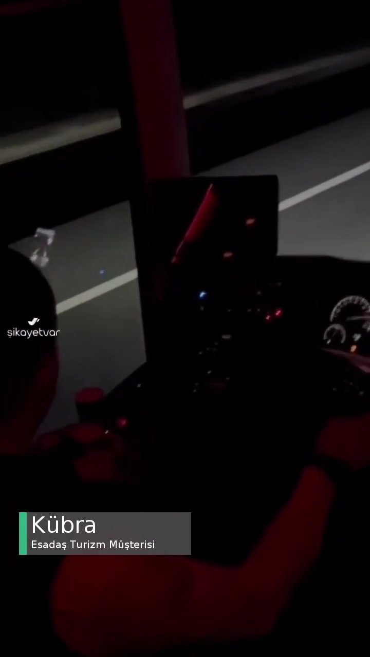 Esadaş Turizm Şoför Ve Muavinin Saygısız Tavrı videonun kapak resmi