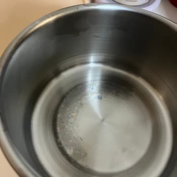 İlk Kullanımdan Boya Akması Ve Tencere Aşınması Hayal Kırıklığı Yarattı