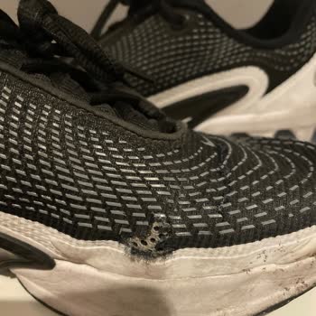 Nike Spor Ayakkabıda Kısa Sürede Yırtılma Ve Fatura Bulunamaması Mağduriyeti