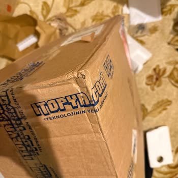 UPS Türkiye UPS Bilgisayarı Kırık Teslim Etti