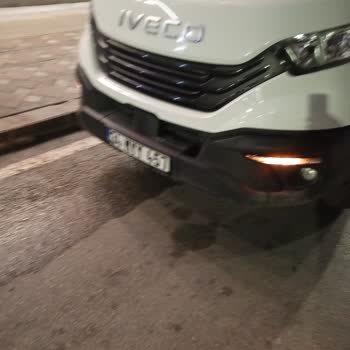 Hastane Önünde Kontrolsüz Malzeme İndirimi Ve Maddi Zarar