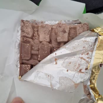 Son Kullanma Tarihi Geçmemiş Üründe Bozulmuş Çikolata Şoku!