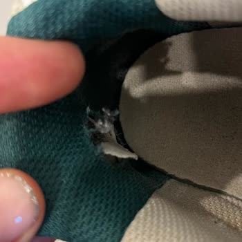 Kısa Sürede Yırtılan Ayakkabıya Ret Cevabı Hayal Kırıklığı Yarattı