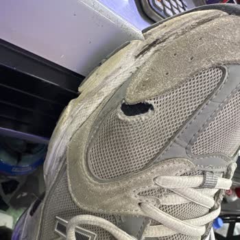 Kısa Sürede Açılan Ayakkabıya Kullanıcı Hatası Denilerek İade Reddedildi