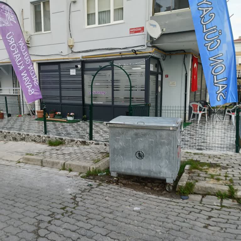 Lüleburgaz Belediyesi Kuaför Salonumun Önündeki Çöp Konteyneri Sorunu!