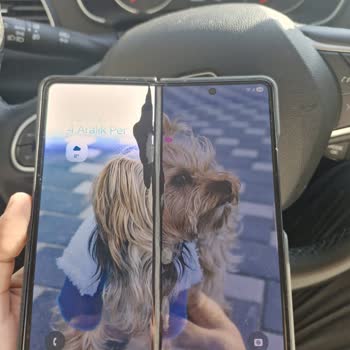 Samsung Z Fold 5'in Ekranı Garanti Süresi Dolmadan Kırıldı, Ücret Talep Edildi