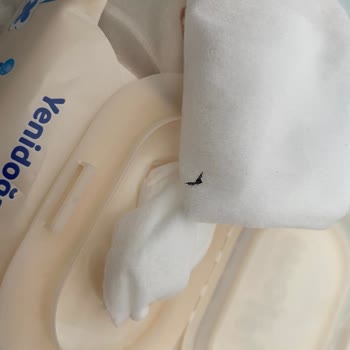 Yeni Doğan Islak Mendil Paketinden Siyah Parça Çıktı, Hijyen Endişesi Yaşıyorum