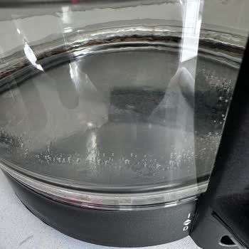 Arçelik Cam Çay Makinesinde Kronik Kireçlenme Ve Su Sızıntısı Sorunu