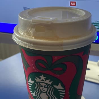 Starbucks Eve Teslim Kahve Siparişimde Dökülme Ve Eksik Ürün Sorunu Yaşadım